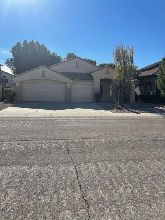 8201 W Quail Avenue, Peoria, AZ 85382