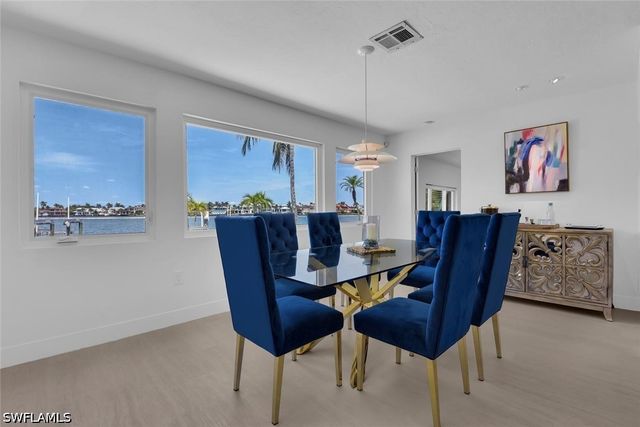 2143 Marina DR, Naples, FL 34102
