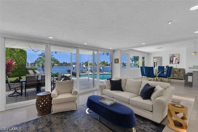 2143 Marina DR, Naples, FL 34102