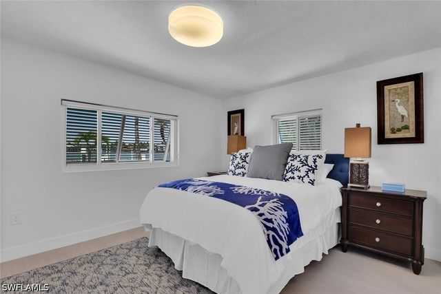 2143 Marina DR, Naples, FL 34102