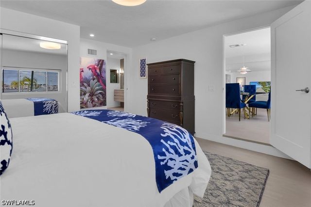 2143 Marina DR, Naples, FL 34102