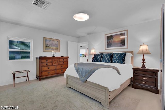 2143 Marina DR, Naples, FL 34102