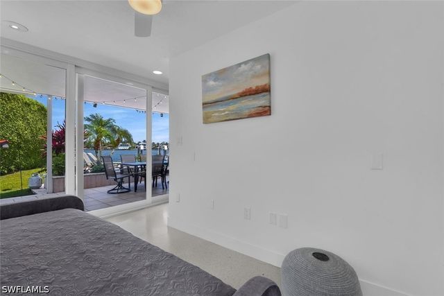 2143 Marina DR, Naples, FL 34102