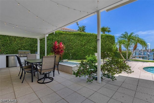 2143 Marina DR, Naples, FL 34102