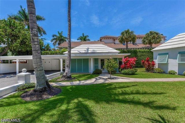 2143 Marina DR, Naples, FL 34102