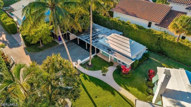 2143 Marina DR, Naples, FL 34102