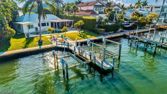 2143 Marina DR, Naples, FL 34102