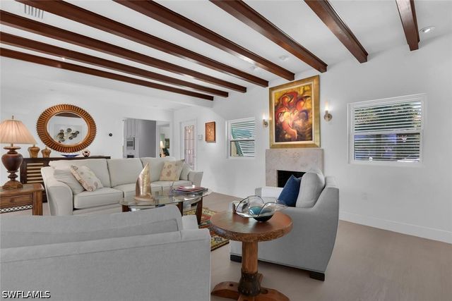 2143 Marina DR, Naples, FL 34102
