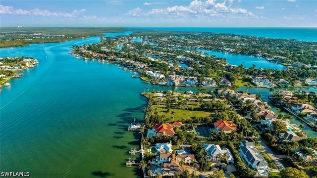 2143 Marina DR, Naples, FL 34102
