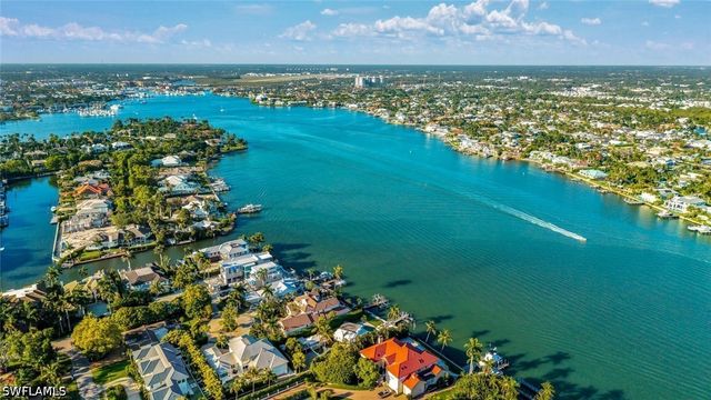 2143 Marina DR, Naples, FL 34102