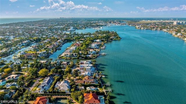 2143 Marina DR, Naples, FL 34102