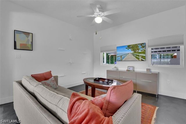 2143 Marina DR, Naples, FL 34102