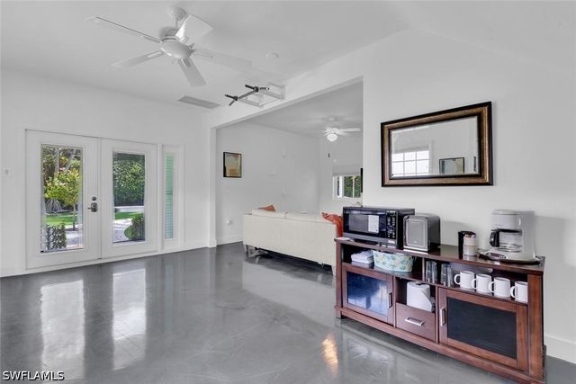 2143 Marina DR, Naples, FL 34102