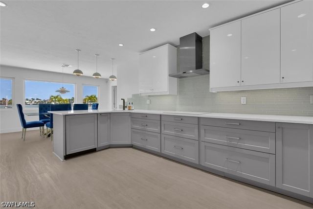2143 Marina DR, Naples, FL 34102
