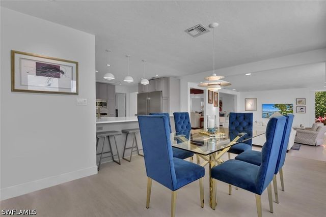 2143 Marina DR, Naples, FL 34102