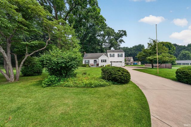 17835 Edgewood Walk, South Bend, IN 46635