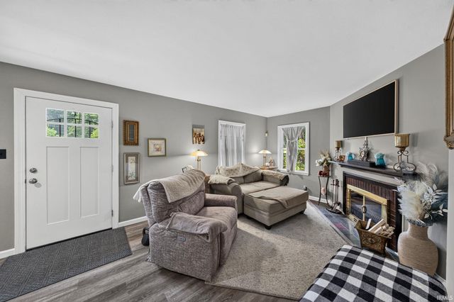 17835 Edgewood Walk, South Bend, IN 46635