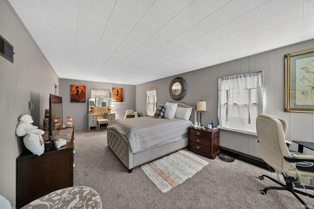 17835 Edgewood Walk, South Bend, IN 46635