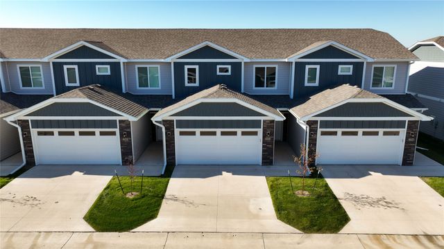 254 NW Waverly Drive, Waukee, IA 50263