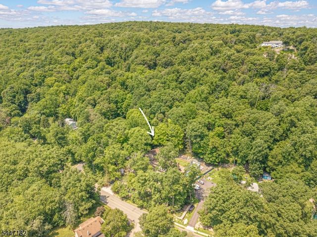 90 Emmans Rd, Roxbury Twp., NJ 07852