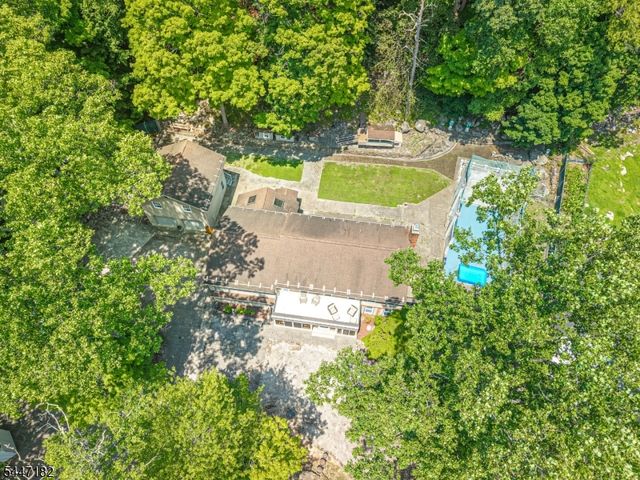 90 Emmans Rd, Roxbury Twp., NJ 07852
