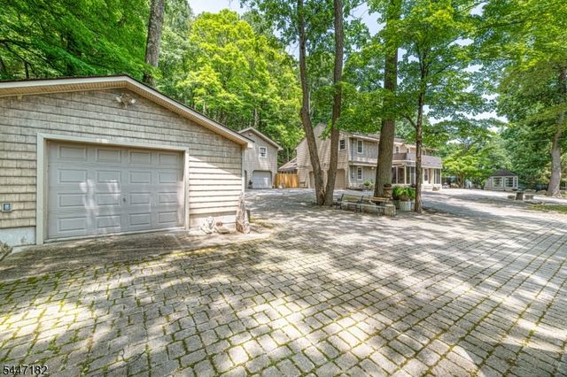 90 Emmans Rd, Roxbury Twp., NJ 07852