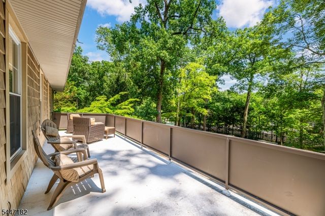 90 Emmans Rd, Roxbury Twp., NJ 07852