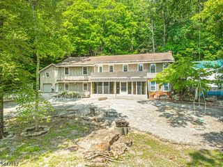 90 Emmans Rd, Roxbury Twp., NJ 07852