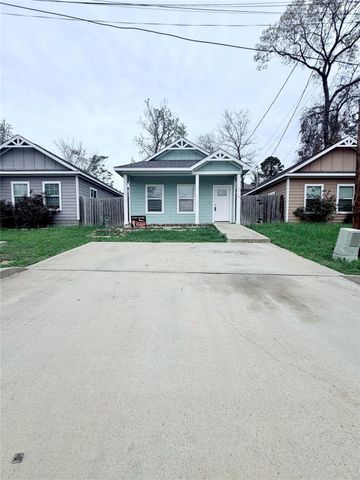 16918 W Hammon, Montgomery, TX 77316