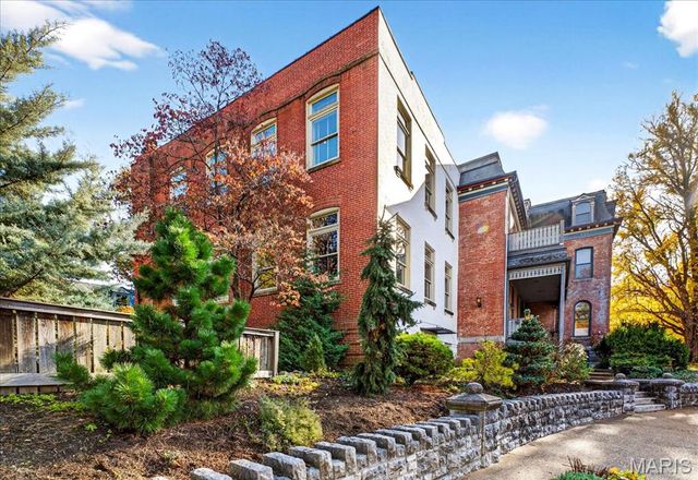 6 Benton Place, St Louis, MO 63104