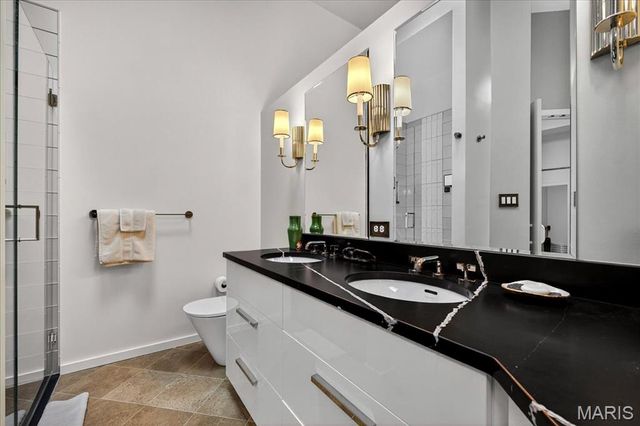 6 Benton Place, St Louis, MO 63104