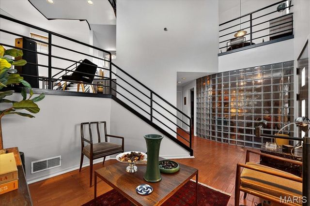 6 Benton Place, St Louis, MO 63104