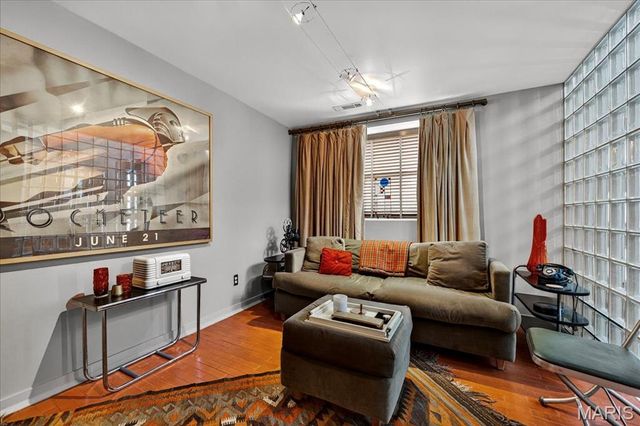 6 Benton Place, St Louis, MO 63104