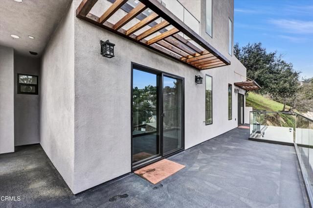 3933 Glenalbyn Drive, Los Angeles, CA 90065