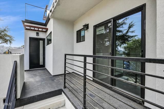 3933 Glenalbyn Drive, Los Angeles, CA 90065