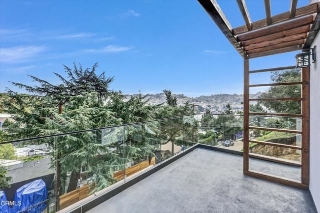 3933 Glenalbyn Drive, Los Angeles, CA 90065