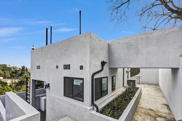 3933 Glenalbyn Drive, Los Angeles, CA 90065