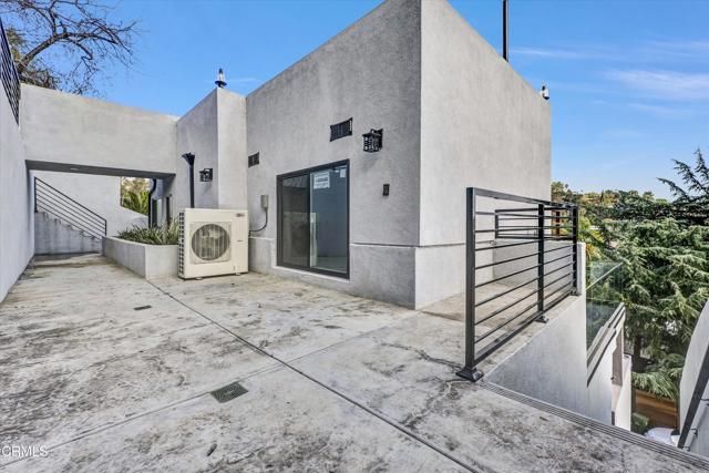 3933 Glenalbyn Drive, Los Angeles, CA 90065