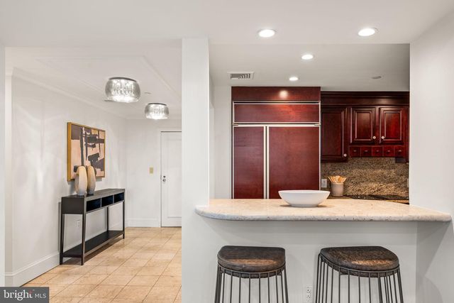 202-10 W RITTENHOUSE SQ #1809, Philadelphia, PA 19103