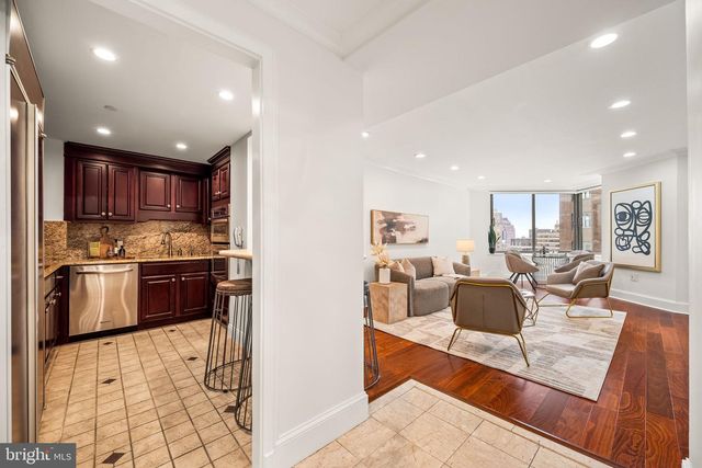 202-10 W RITTENHOUSE SQ #1809, Philadelphia, PA 19103