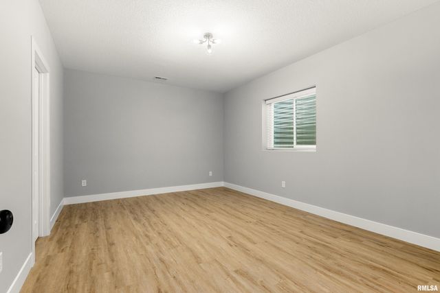 1700 RUSTIC OAK Drive, Washington, IL 61571