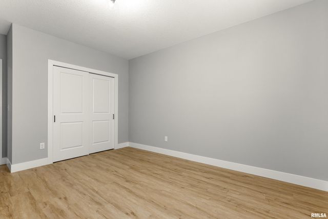 1700 RUSTIC OAK Drive, Washington, IL 61571
