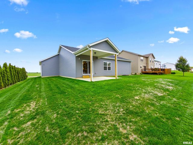 1700 RUSTIC OAK Drive, Washington, IL 61571