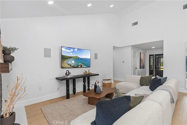 560 N Noble Street, Orange, CA 92869