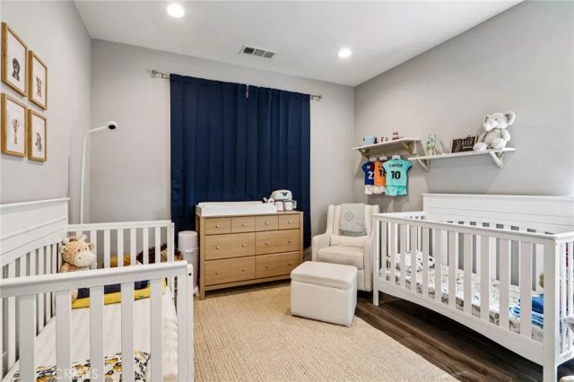 13219 Victory Boulevard, Van Nuys, CA 91401