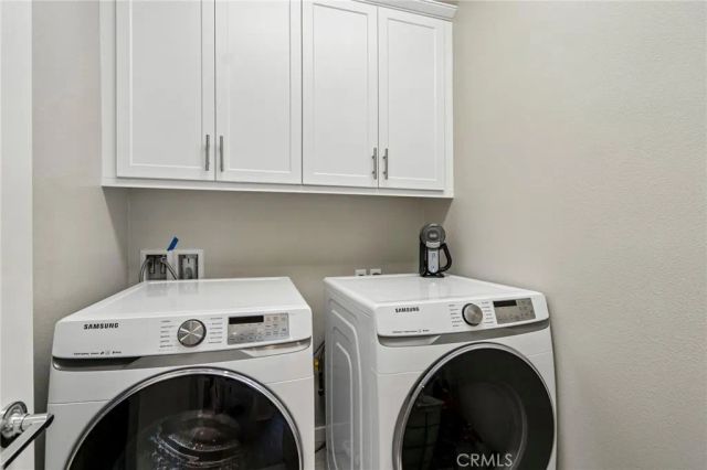 13219 Victory Boulevard, Van Nuys, CA 91401