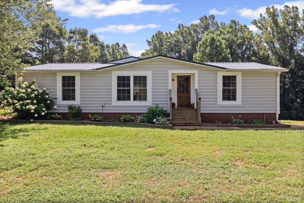620 Old Grist Mill Road, Appomattox, VA 24522
