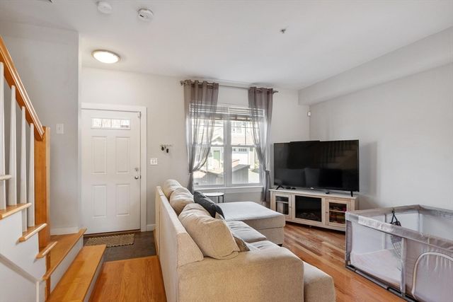 7 Lark Dr 202, Boston, MA 02126