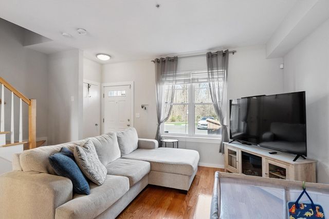 7 Lark Dr 202, Boston, MA 02126