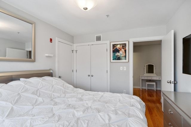 7 Lark Dr 202, Boston, MA 02126